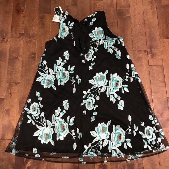 Dress - Picture 2 of 7